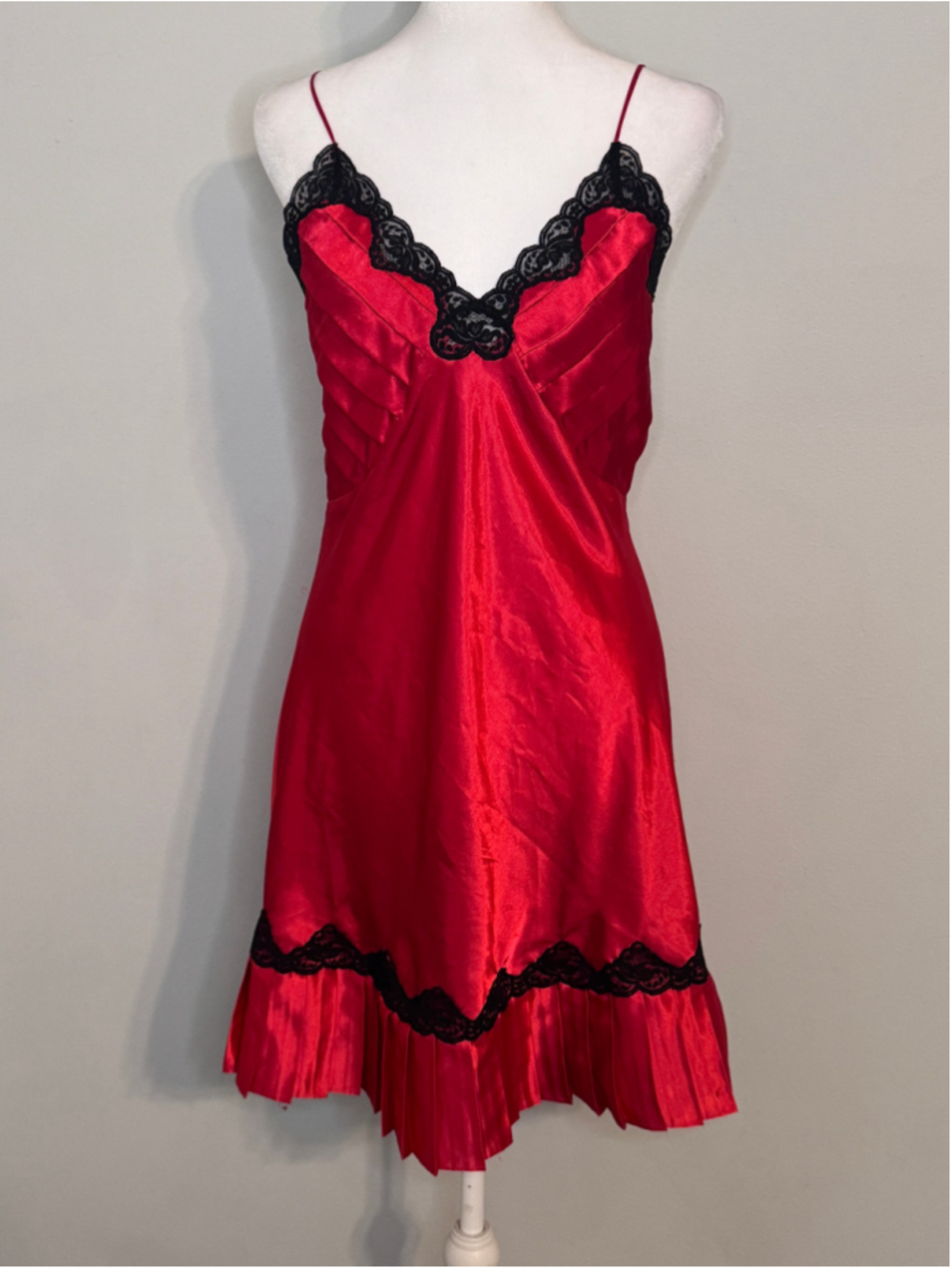 Women's Victoria's Secret Red & Black Lace Chemise Slip, Size L
